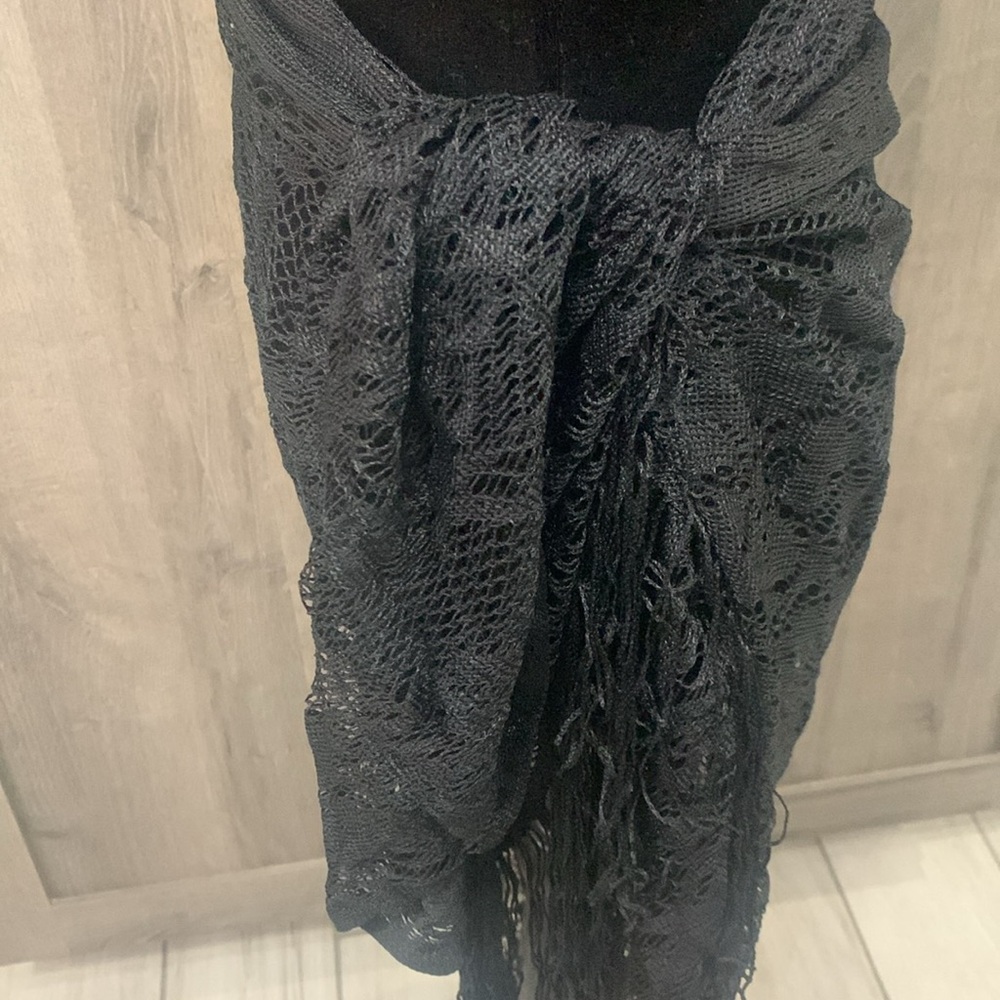 Black Crocheted Shawl Or Beach Wrap Cover up With Fringe Women's One Size - Picture 5 of 9